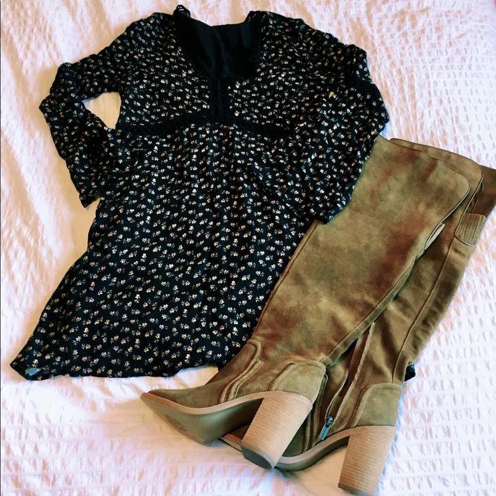Wayf Bell Sleeve Paisley Print Dress